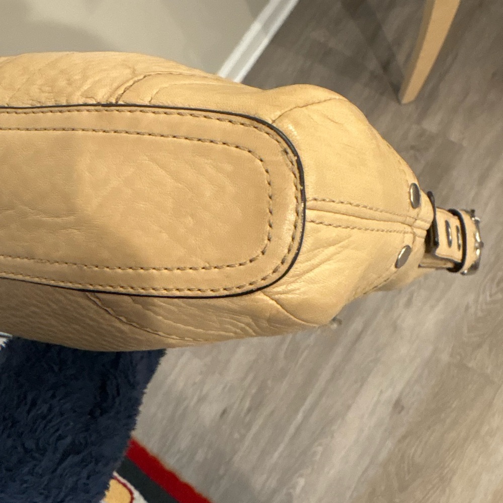 Vintage Coach Madison light tan pebbled leather shoulder/crossbody bag - Picture 15 of 16